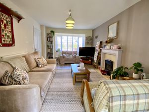 Lounge- click for photo gallery
